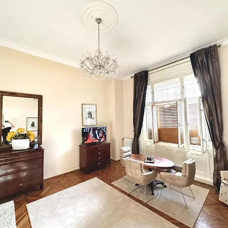 Premium Apartment *